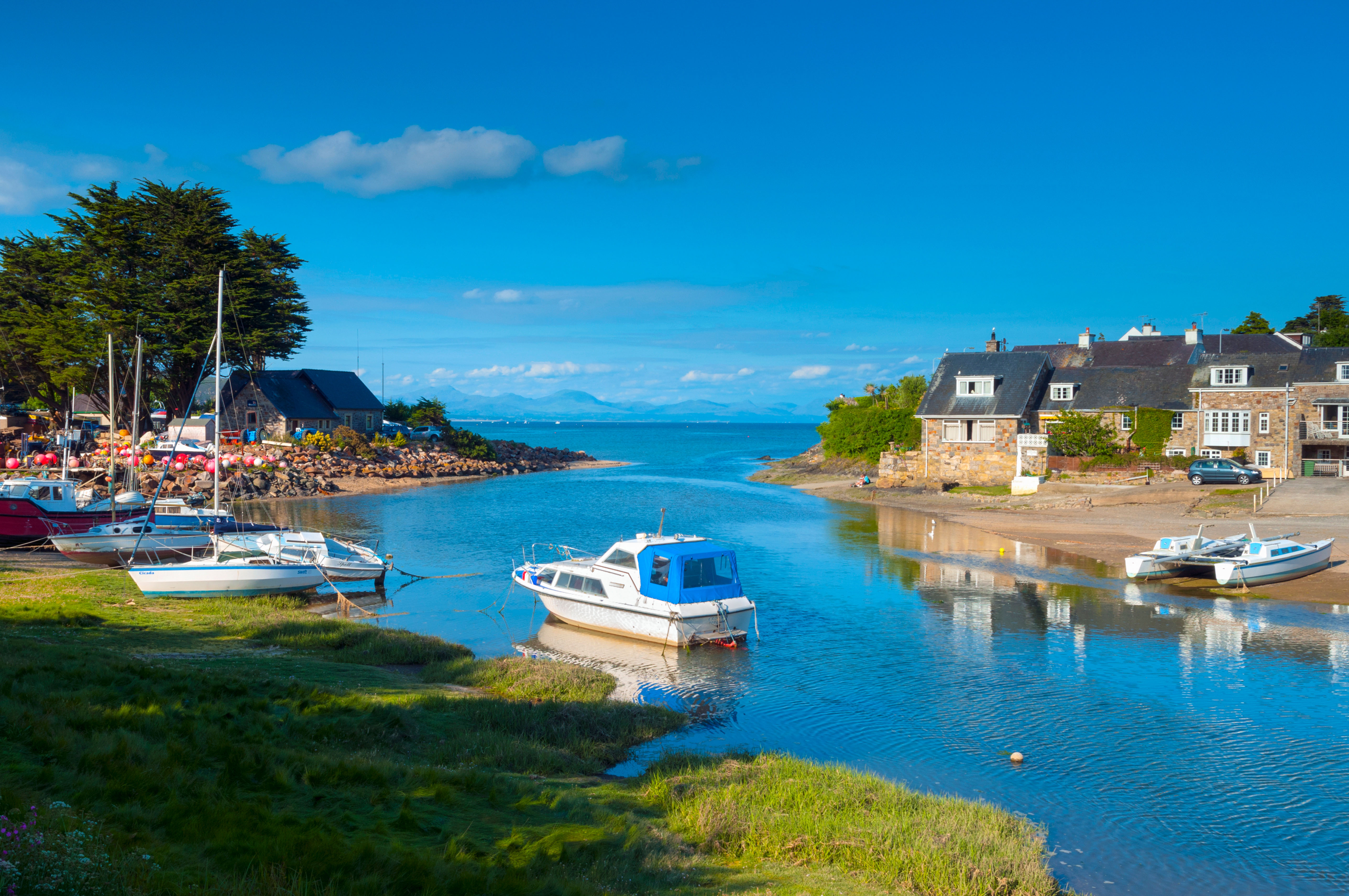 Y Ddol Bach Welsh Cottage By The Sea