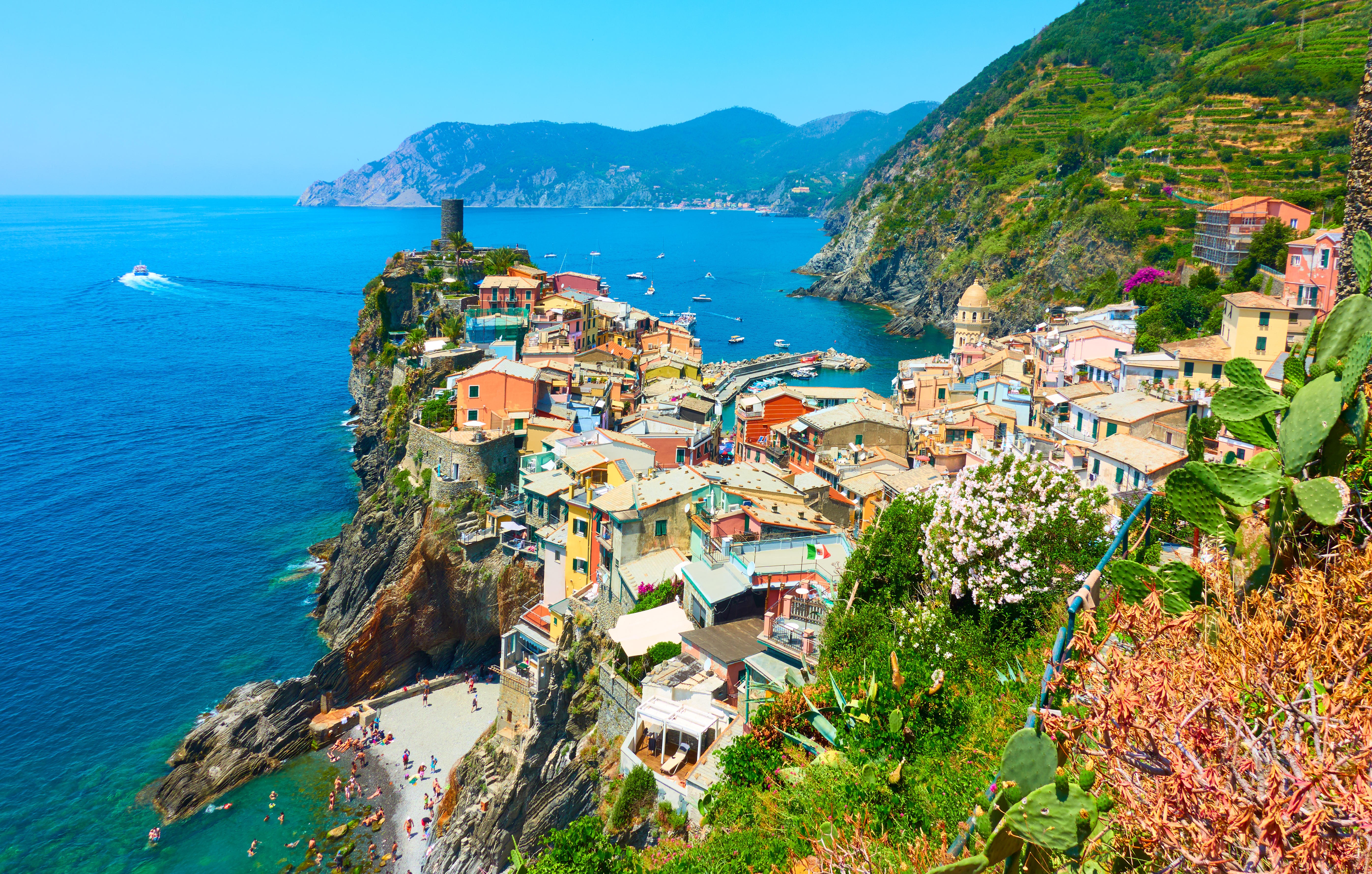 romantic-getaways-cinque-terre-italia...