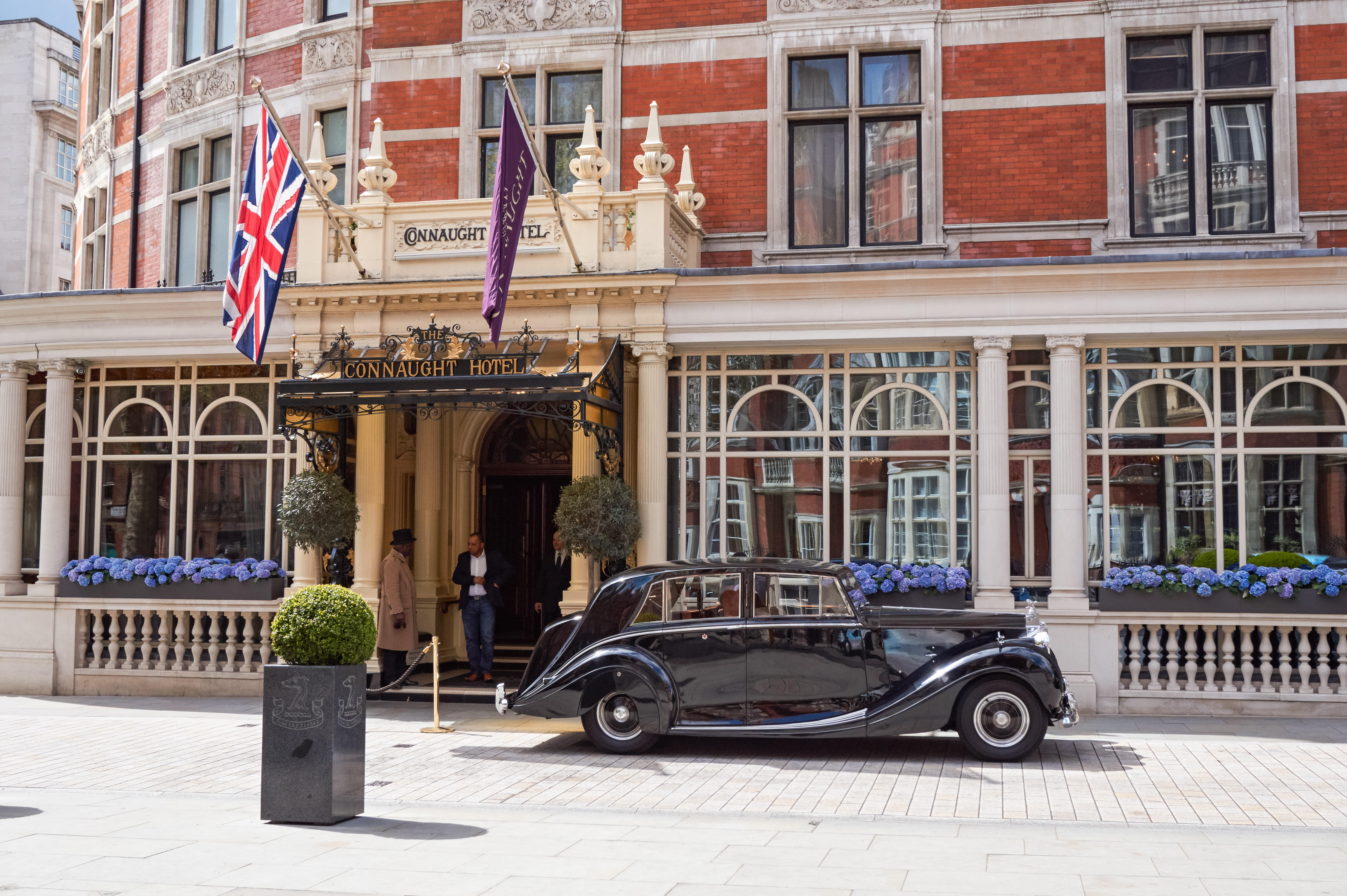 connaught-luxurious-hotel-in-london.jpg